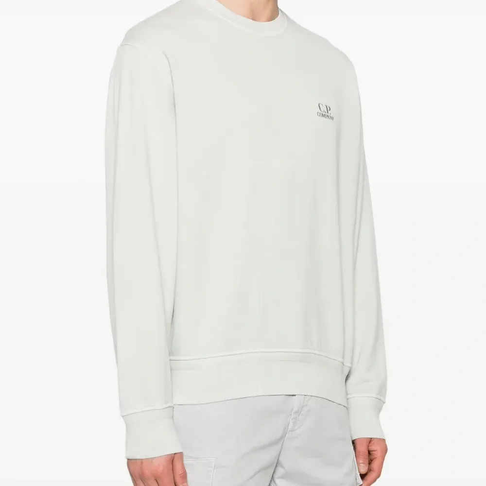 Толстовка с вышитым логотипом