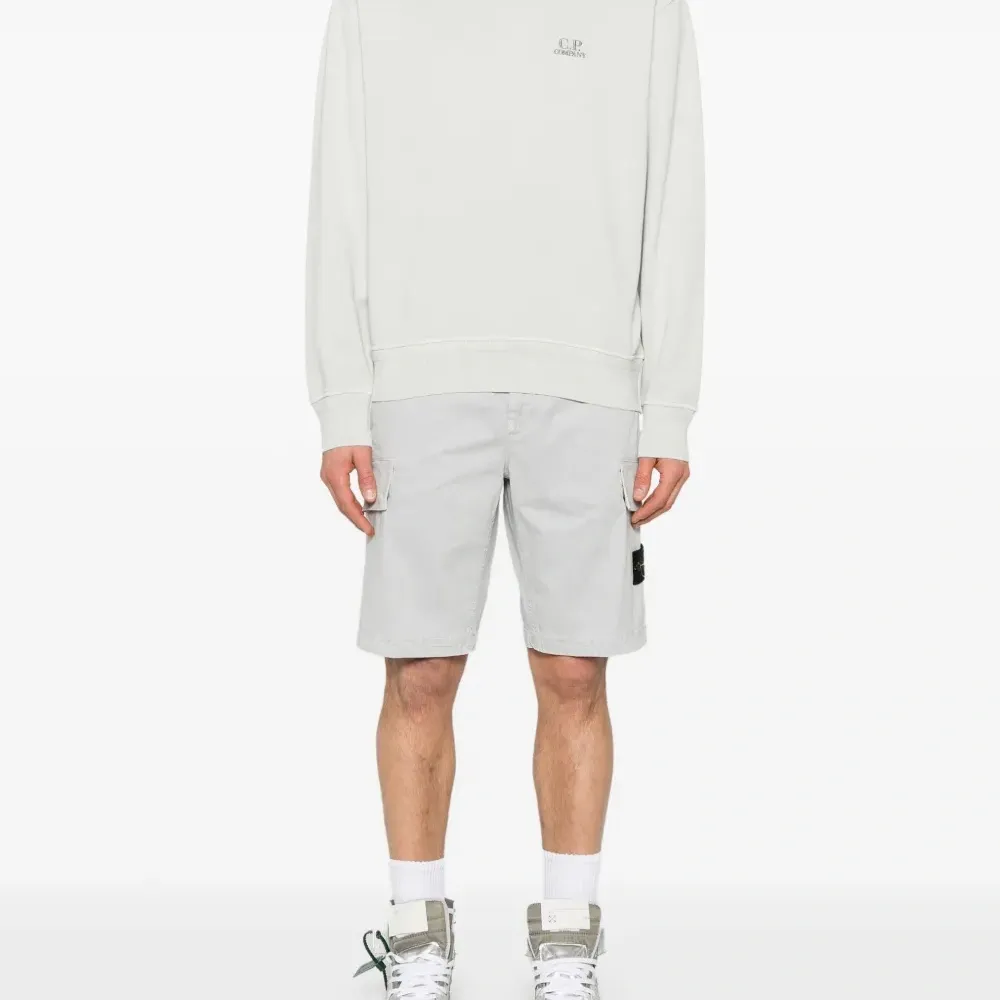 Толстовка с вышитым логотипом