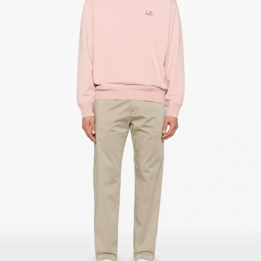 Толстовка с вышитым логотипом