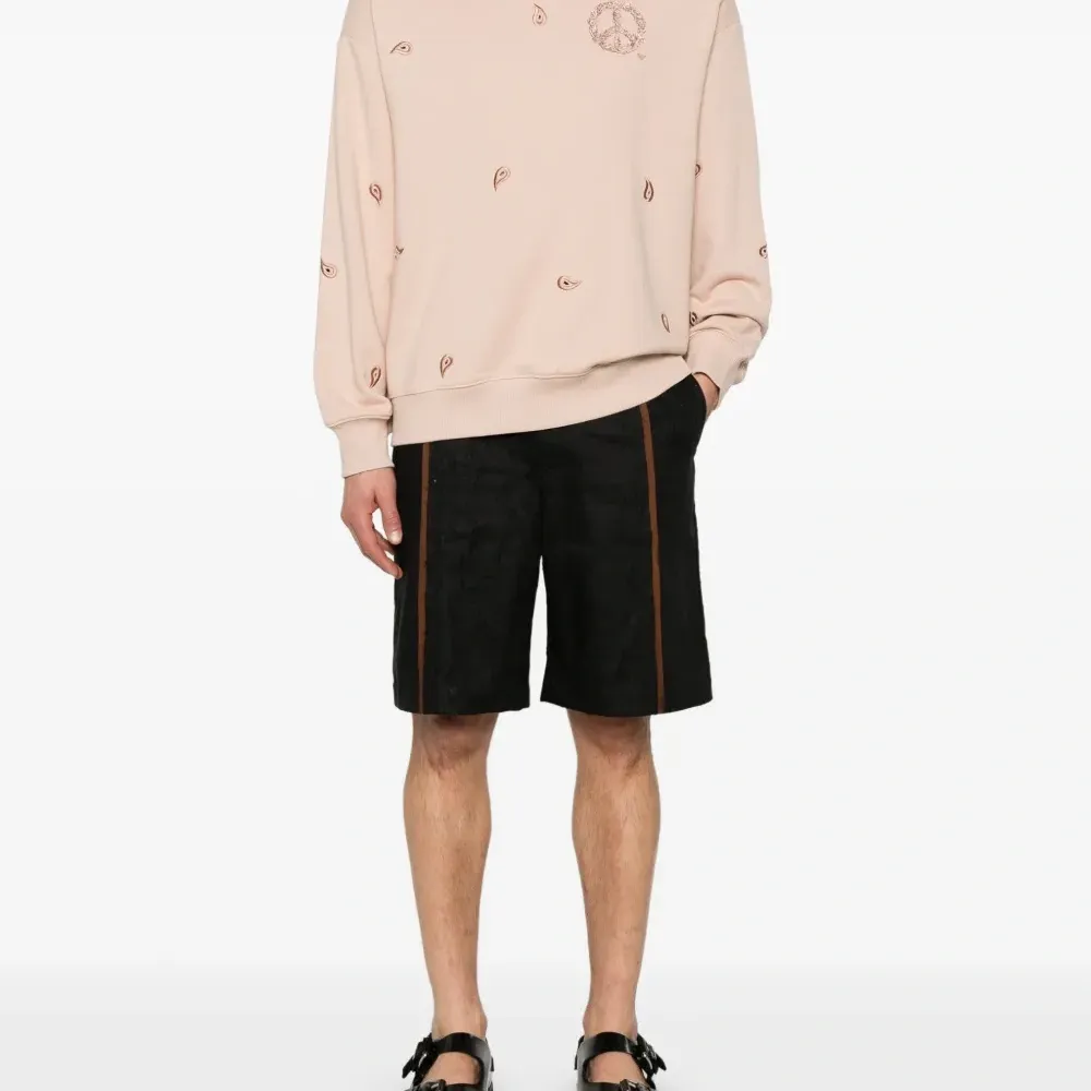 Худи с вышивкой