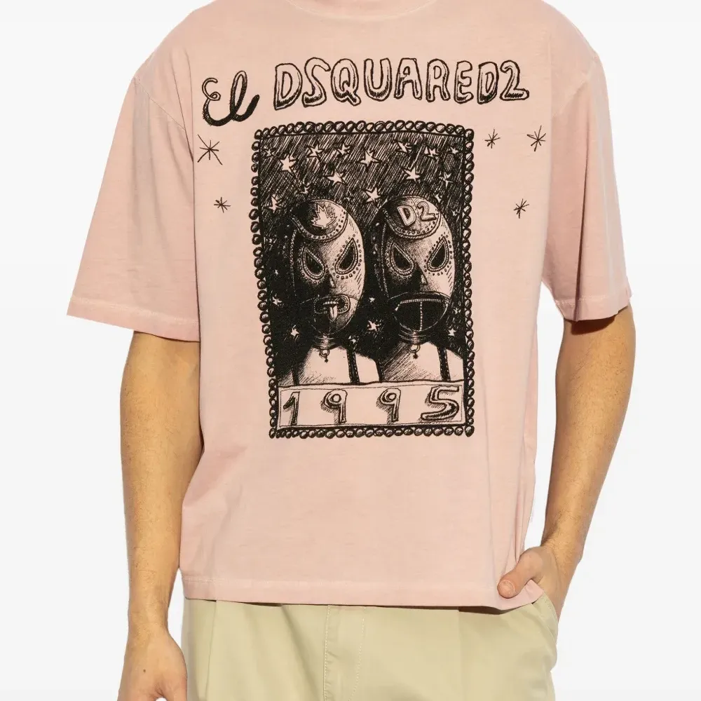 Футболка с графичным принтом Футболка с графичным принтом