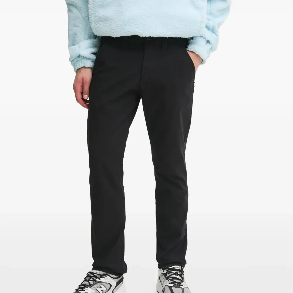 Брюки с нашивкой-логотипом