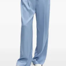 Широкие брюки со складками