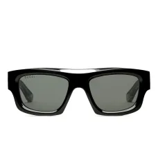 Солнцезащитные очки в прямоугольной оправе