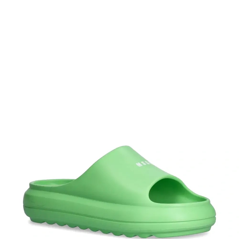 Шлепанцы с тисненым логотипом Шлепанцы с тисненым логотипом