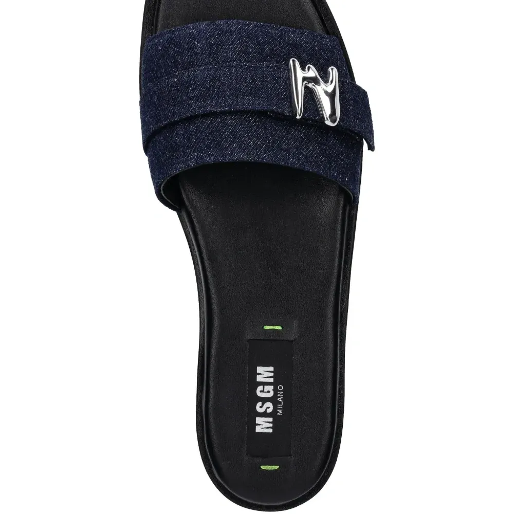 Шлепанцы с логотипом Шлепанцы с логотипом