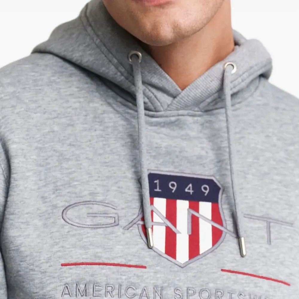 Худи с вышитым логотипом