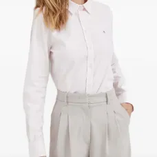 Рубашка с вышитым логотипом