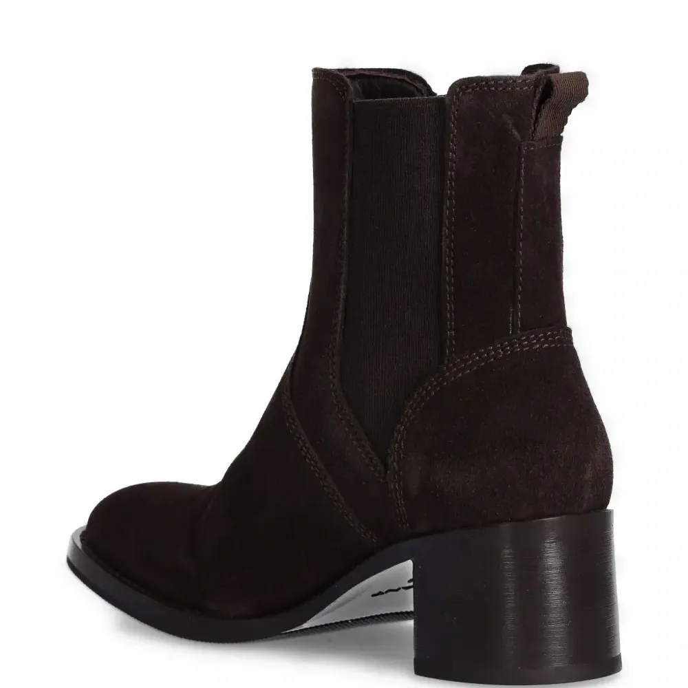 Кожаные ботинки