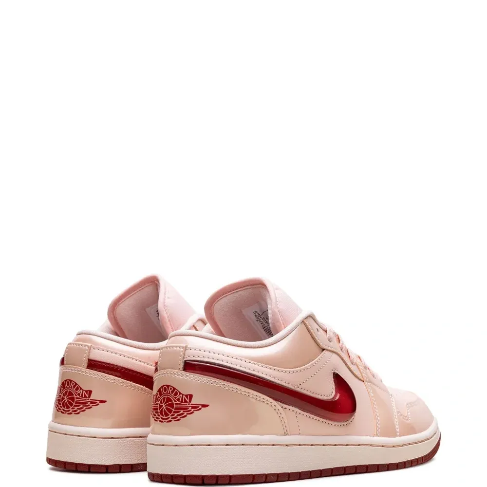 Кроссовки Jordan 1 Low Patent Valentine's Day
