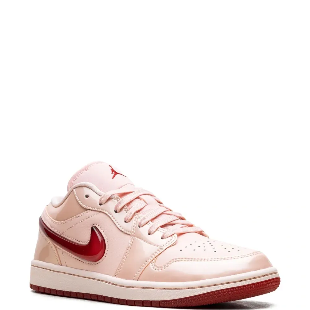 Кроссовки Jordan 1 Low Patent Valentine's Day