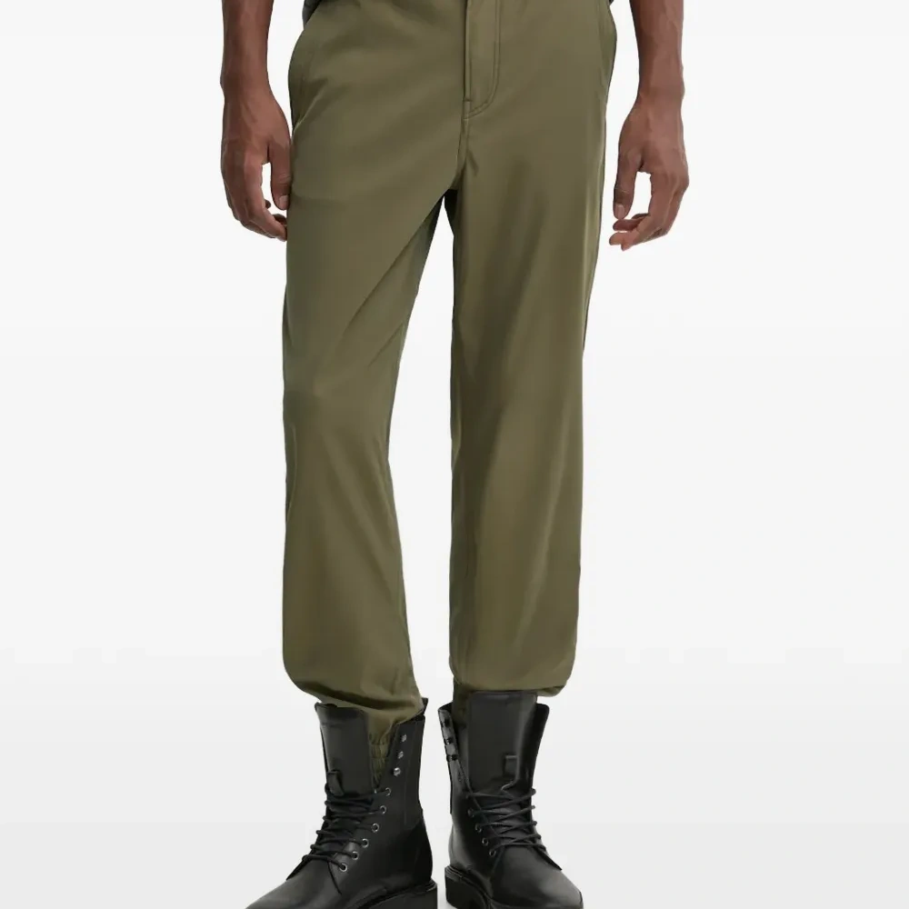 Брюки на молнии