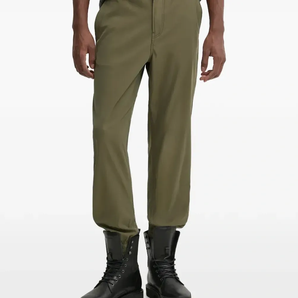 Брюки на молнии