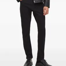 Узкие джинсы