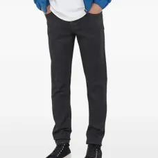 Узкие джинсы