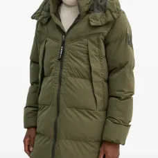 Утеплённое пальто с капюшоном