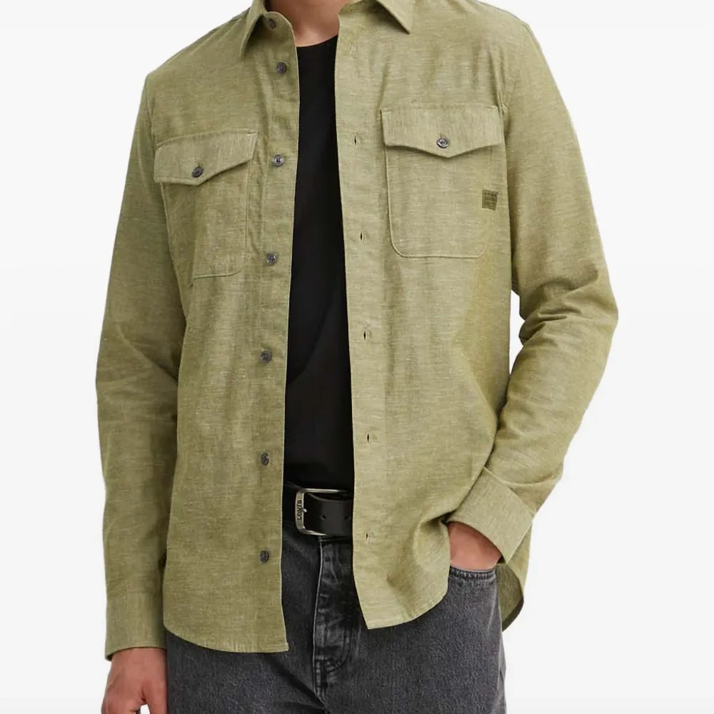 Рубашка с клапанными карманами цвета морской волны