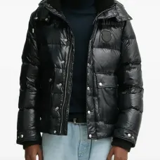 Свитер с высоким воротником Свитер с высоким воротником