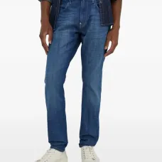 Джинсы на пуговицах