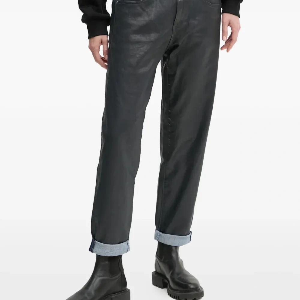 Джинсы с карманами