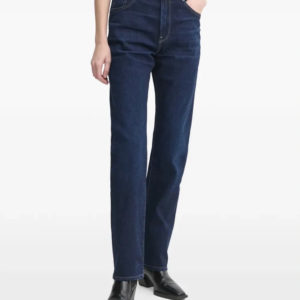 Джинсы с высокой талией