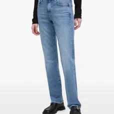 Джинсы с пятью карманами Джинсы с пятью карманами