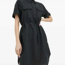 Мини-платье с застежкой на пуговицы и накладными карманами Мини-платье с застежкой на пуговицы и накладными карманами