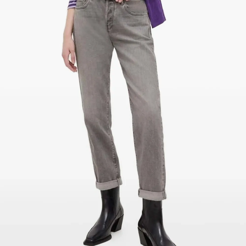 Джинсы с манжетами и нашивкой-логотипом