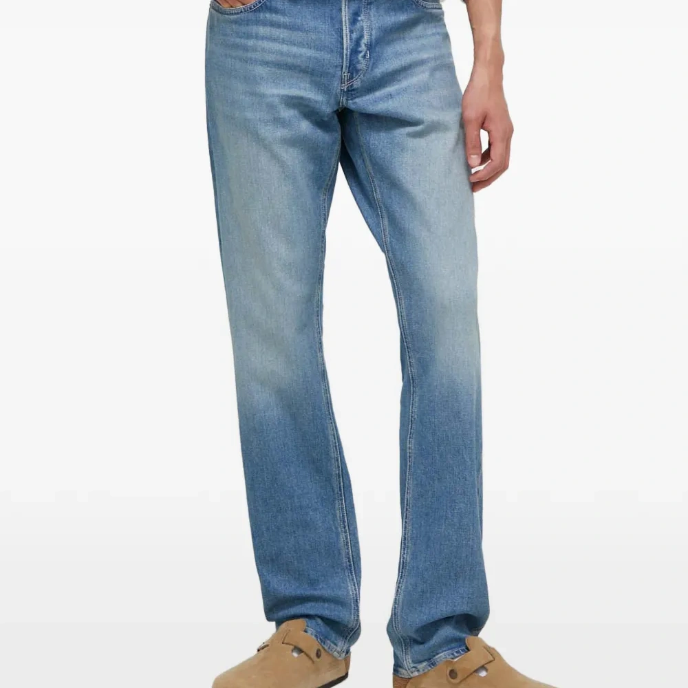 Джинсы с пятью карманами