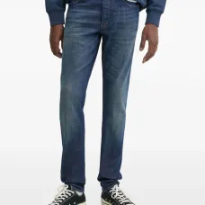 Джинсы на пуговицах Джинсы на пуговицах