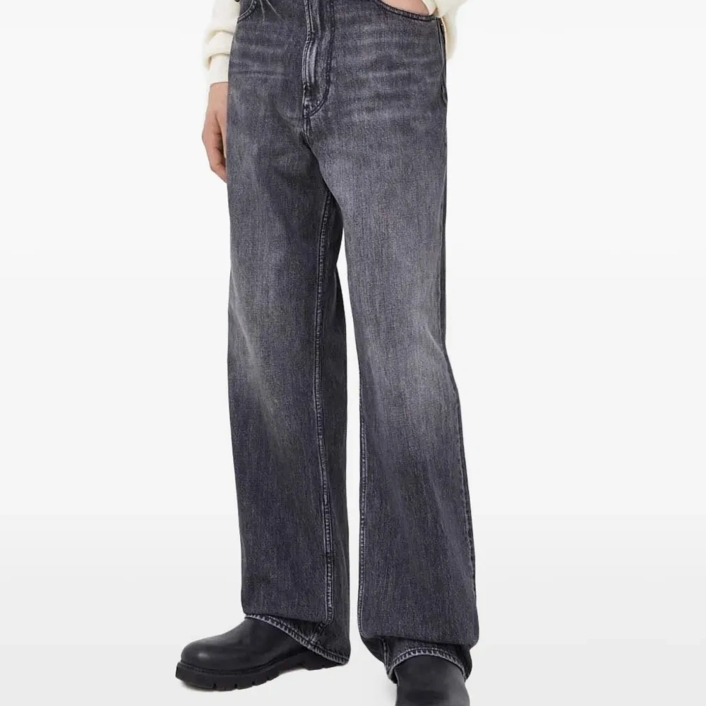 Широкие джинсы