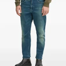 Прямые джинсы с карманами