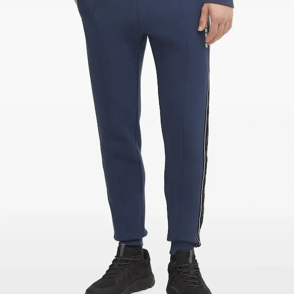 Брюки с полосками Брюки с полосками