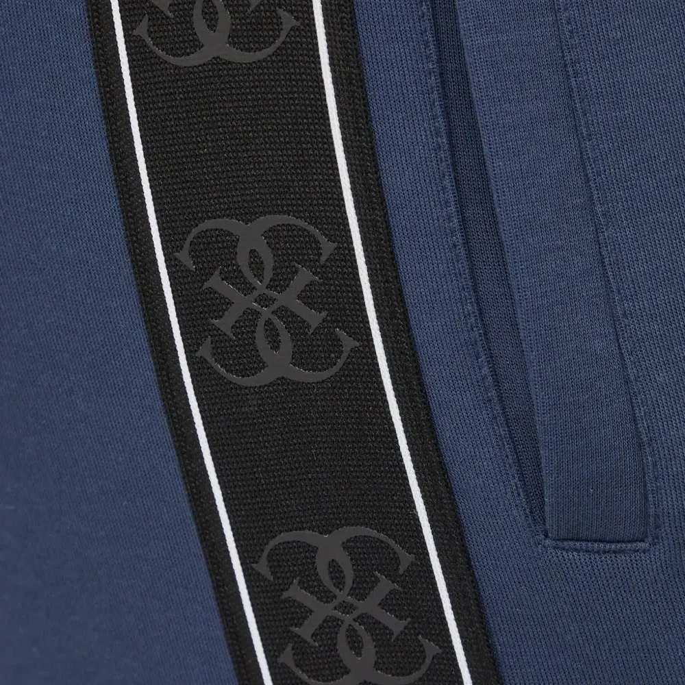 Брюки с полосками