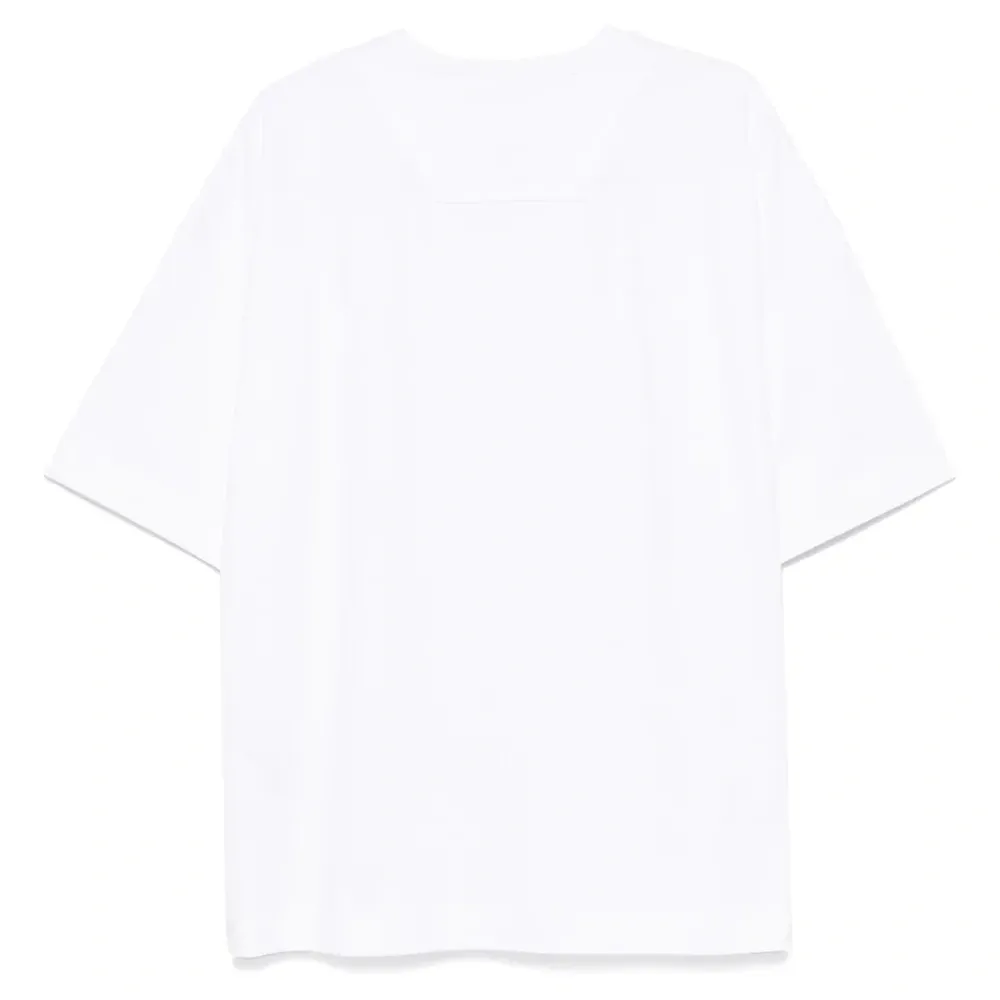 Футболка с вышитым логотипом