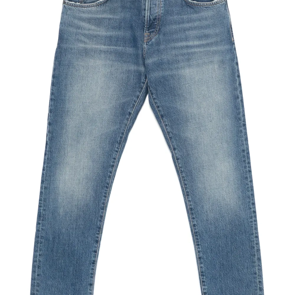 Зауженные джинсы