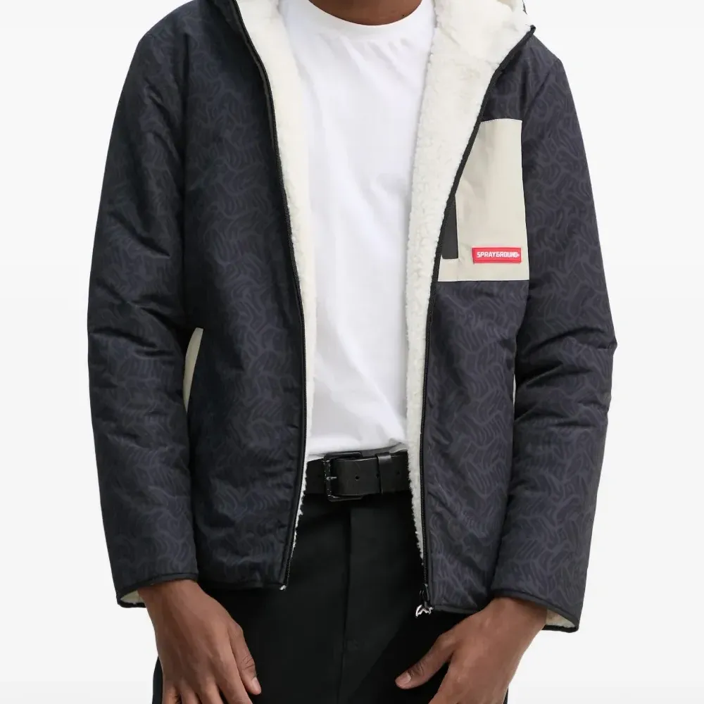 Двусторонняя куртка с капюшоном