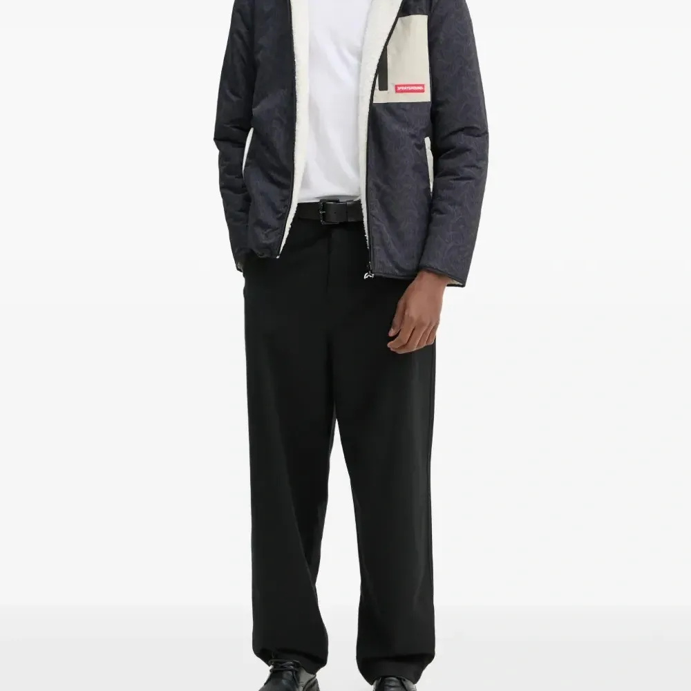 Двусторонняя куртка с капюшоном