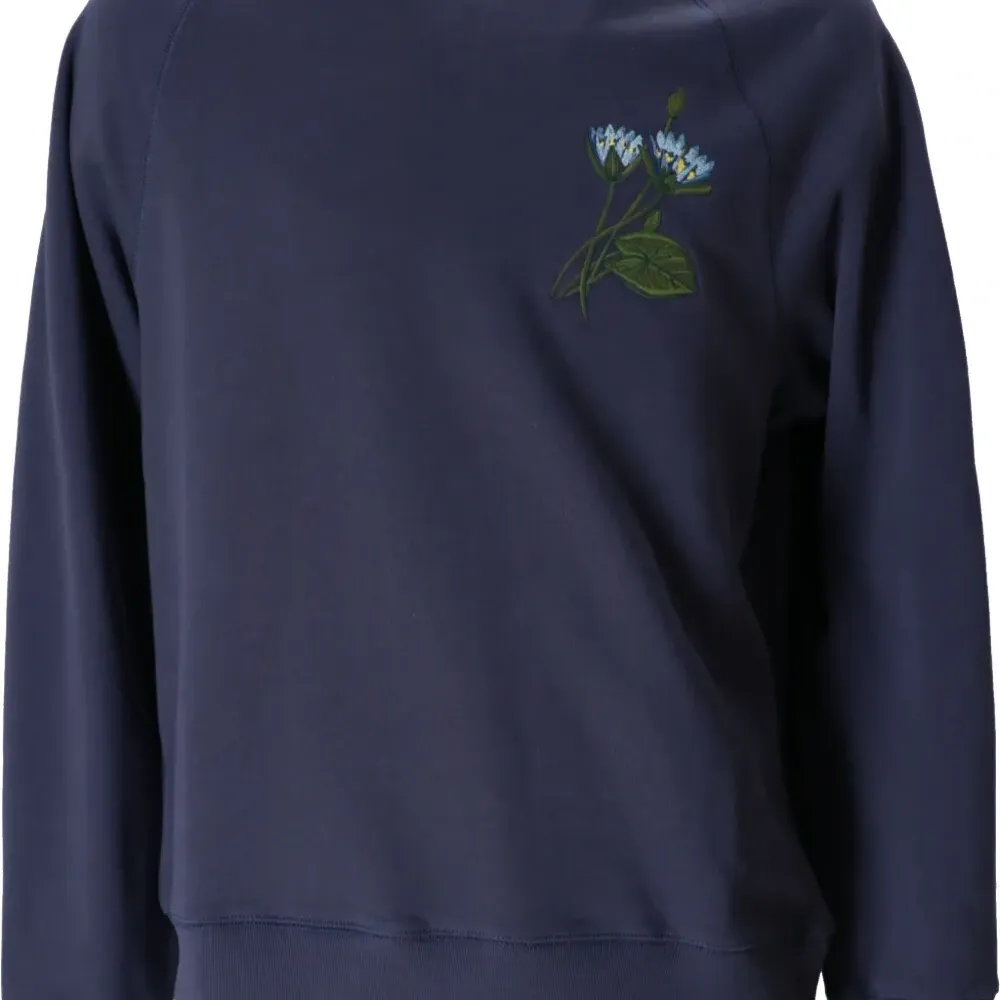 Толстовка с цветочной вышивкой