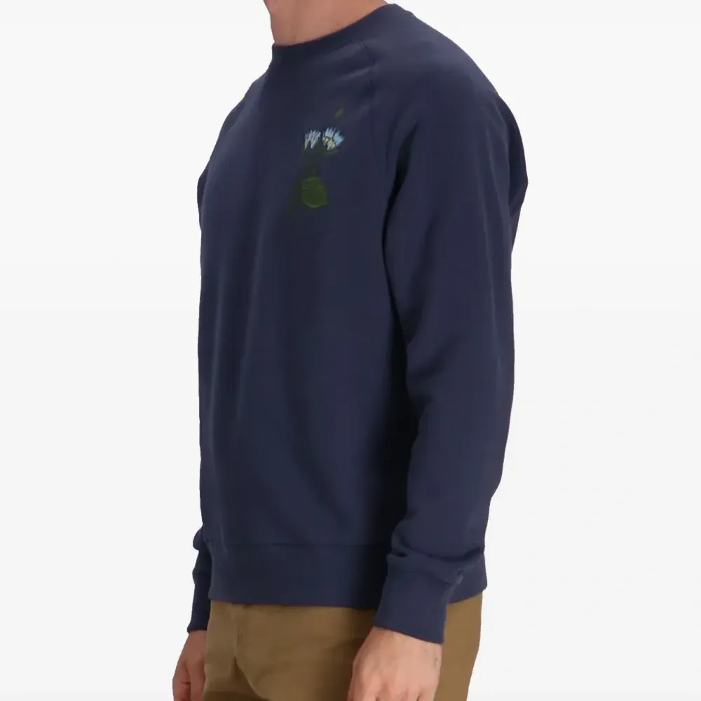 Толстовка с цветочной вышивкой