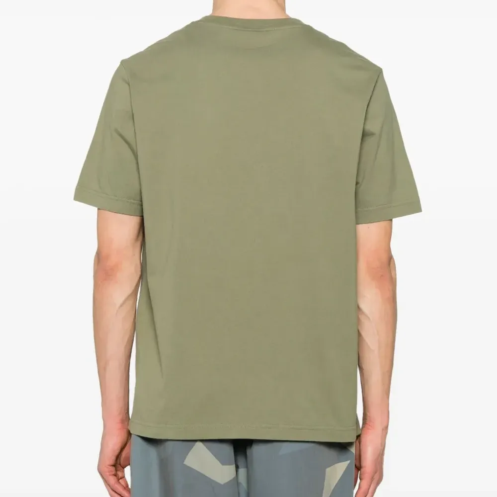 Футболка с нашивкой