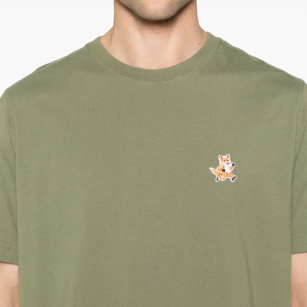 Футболка с нашивкой