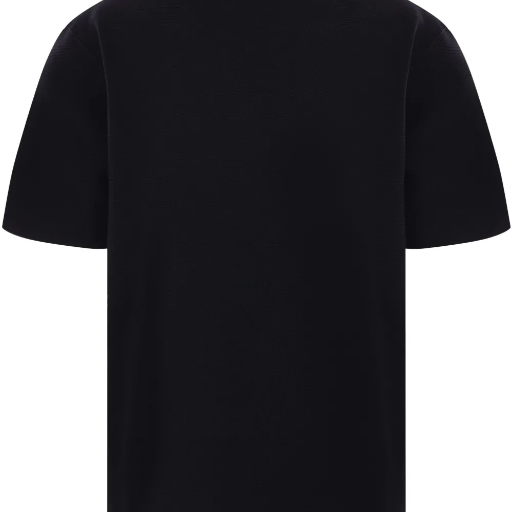 Футболка с высоким воротником