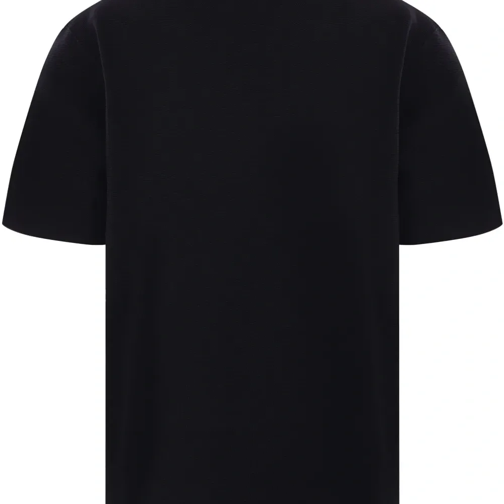 Футболка с высоким воротником