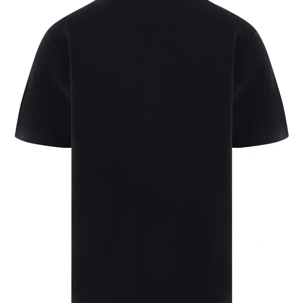 Футболка с высоким воротником