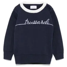 Свитер с вышитым логотипом