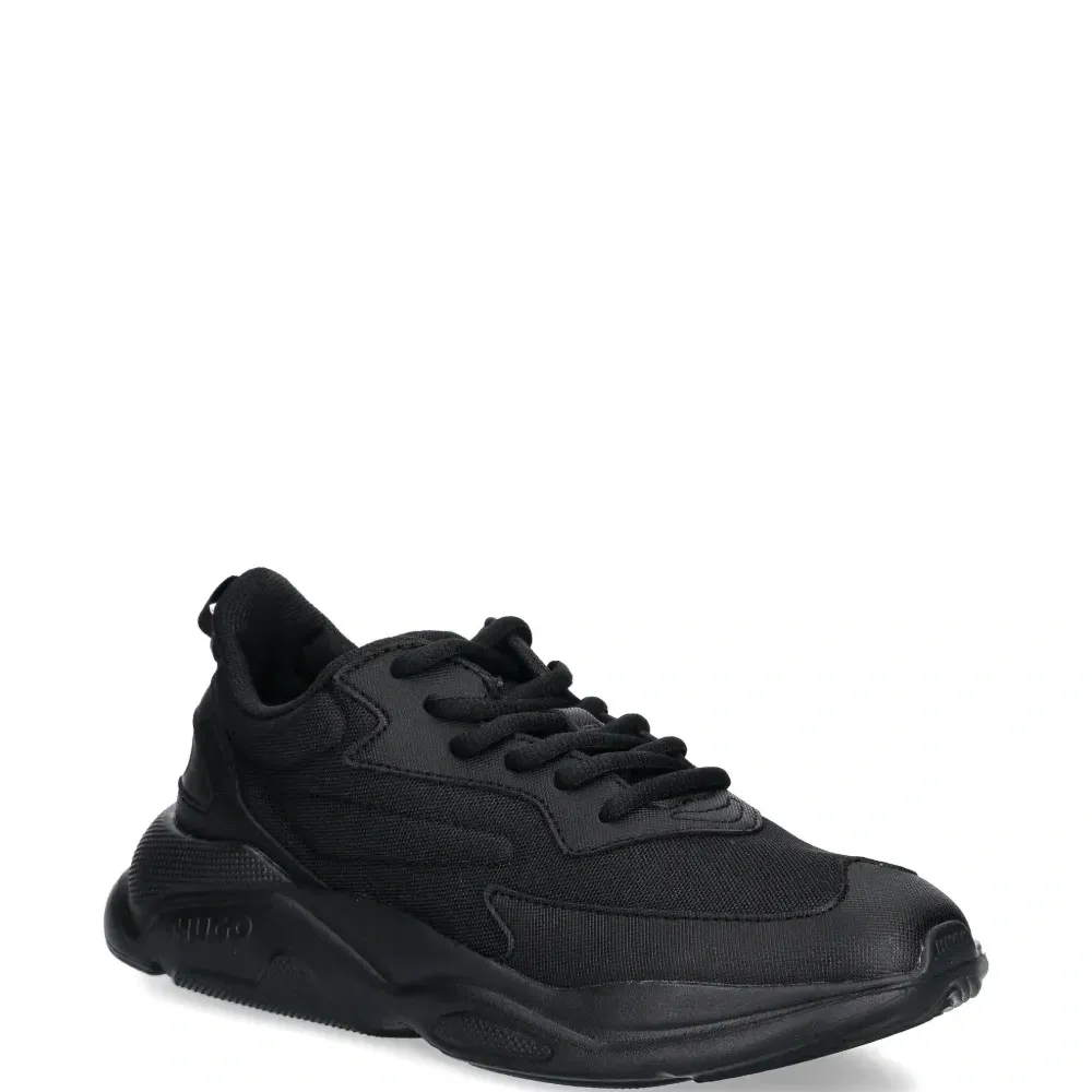 Кроссовки с логотипом