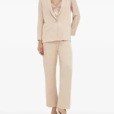 Блейзер с заостренными лацканами