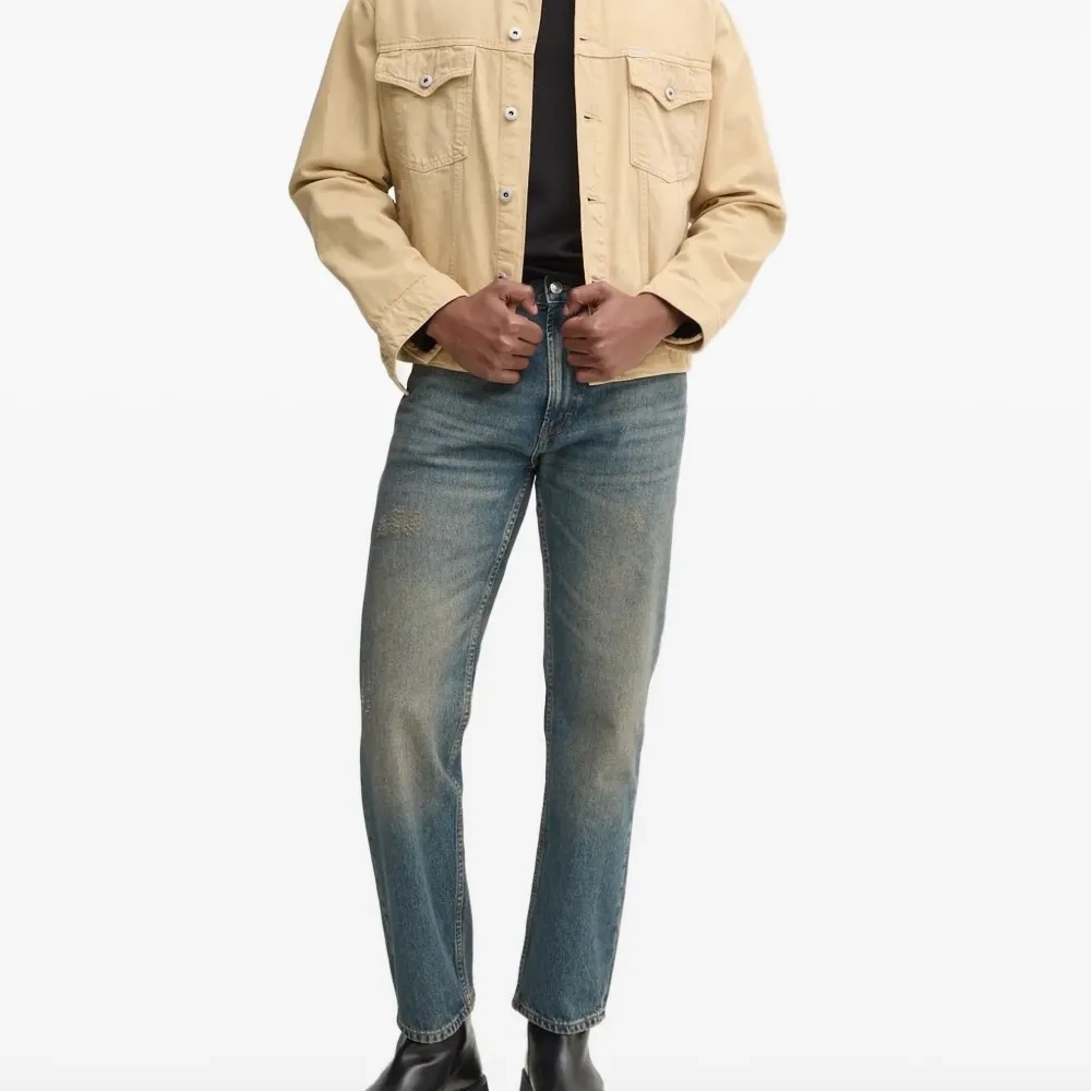 Джинсовая куртка с нашивкой-логотипом