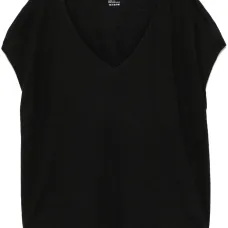 Футболка с V-образным вырезом